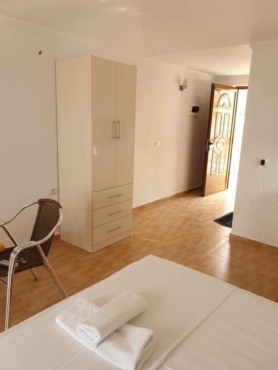 Hotel Lagjini Λούκοβο Εξωτερικό φωτογραφία